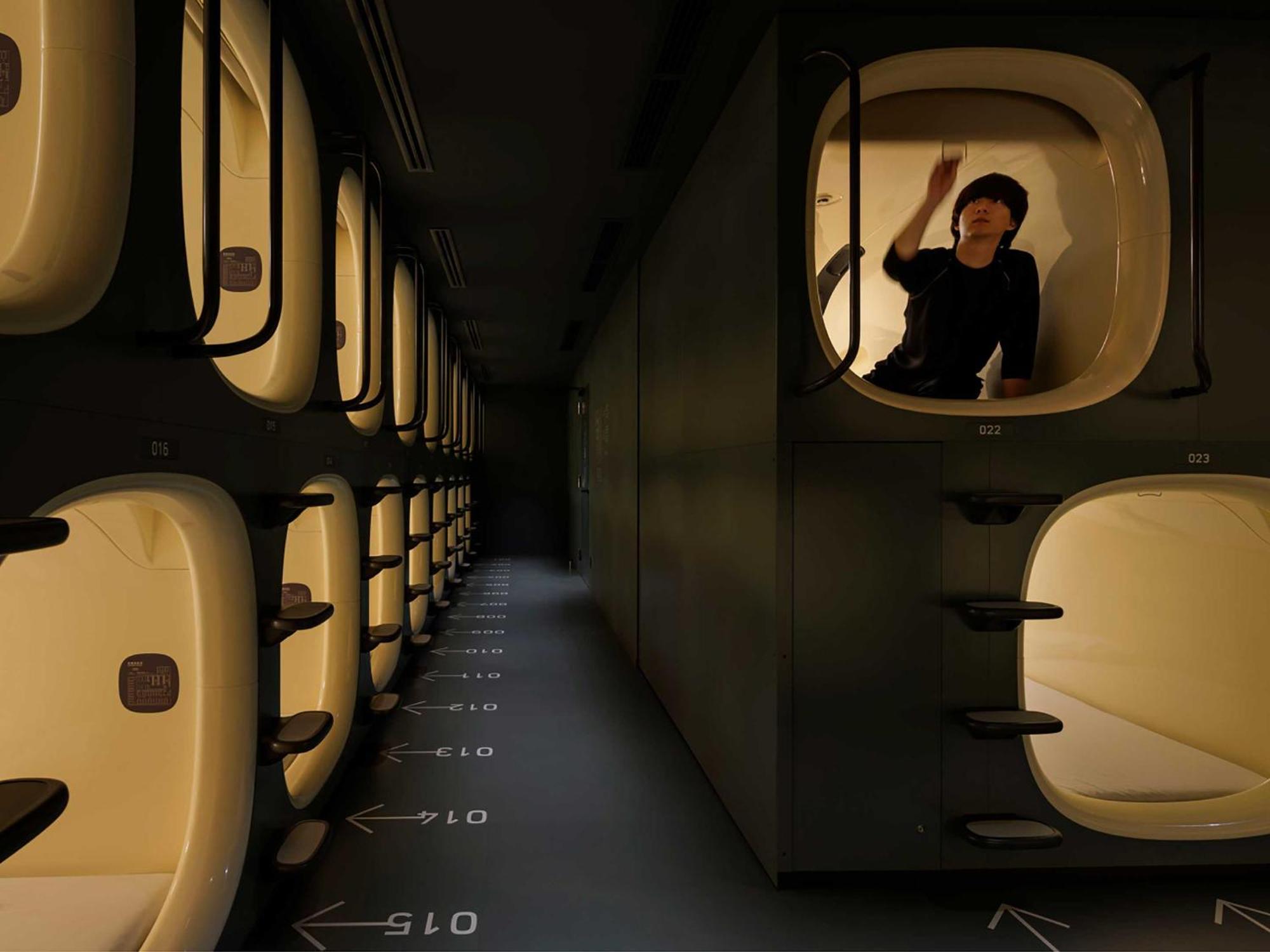 Capsule Room for Male - Sleep Report Included